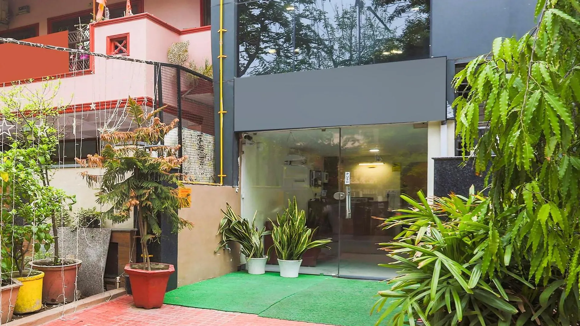 Super Townhouse Vikaspuri Hotel Delhi